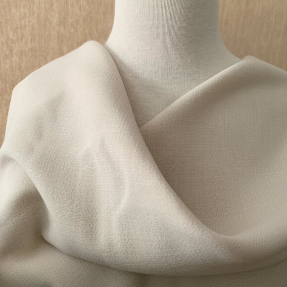 Pure Wool Double Crepe Beige Italian Fabric Remnant - Picture 6 of 6